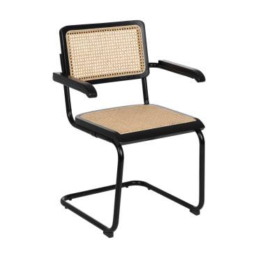 Silla-con-brazos-negra-metal-ratan