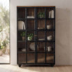 Vitrina en madera de mango y hierro con ruedas color negro y natural 120 x 194 x 40 cm